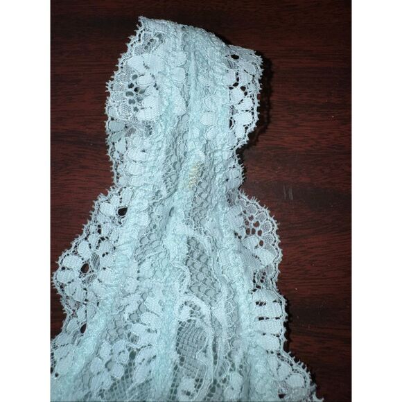 Victoria’s Secret Lace Triangle Bralette Size Medium - Picture 2 of 6